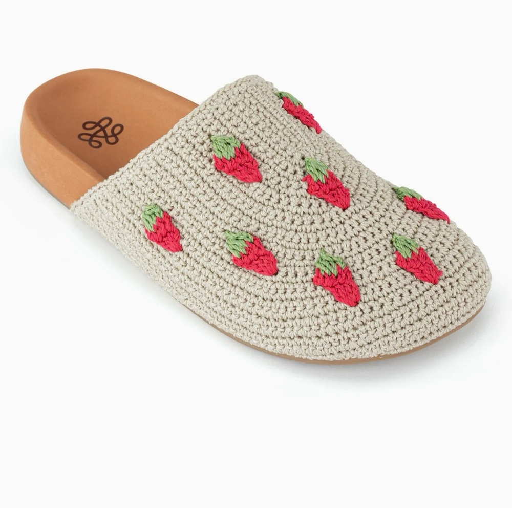 The Sak Strawberry Embroidered Women's Slip-On Shoes in Size 9 - Picture 5 of 16